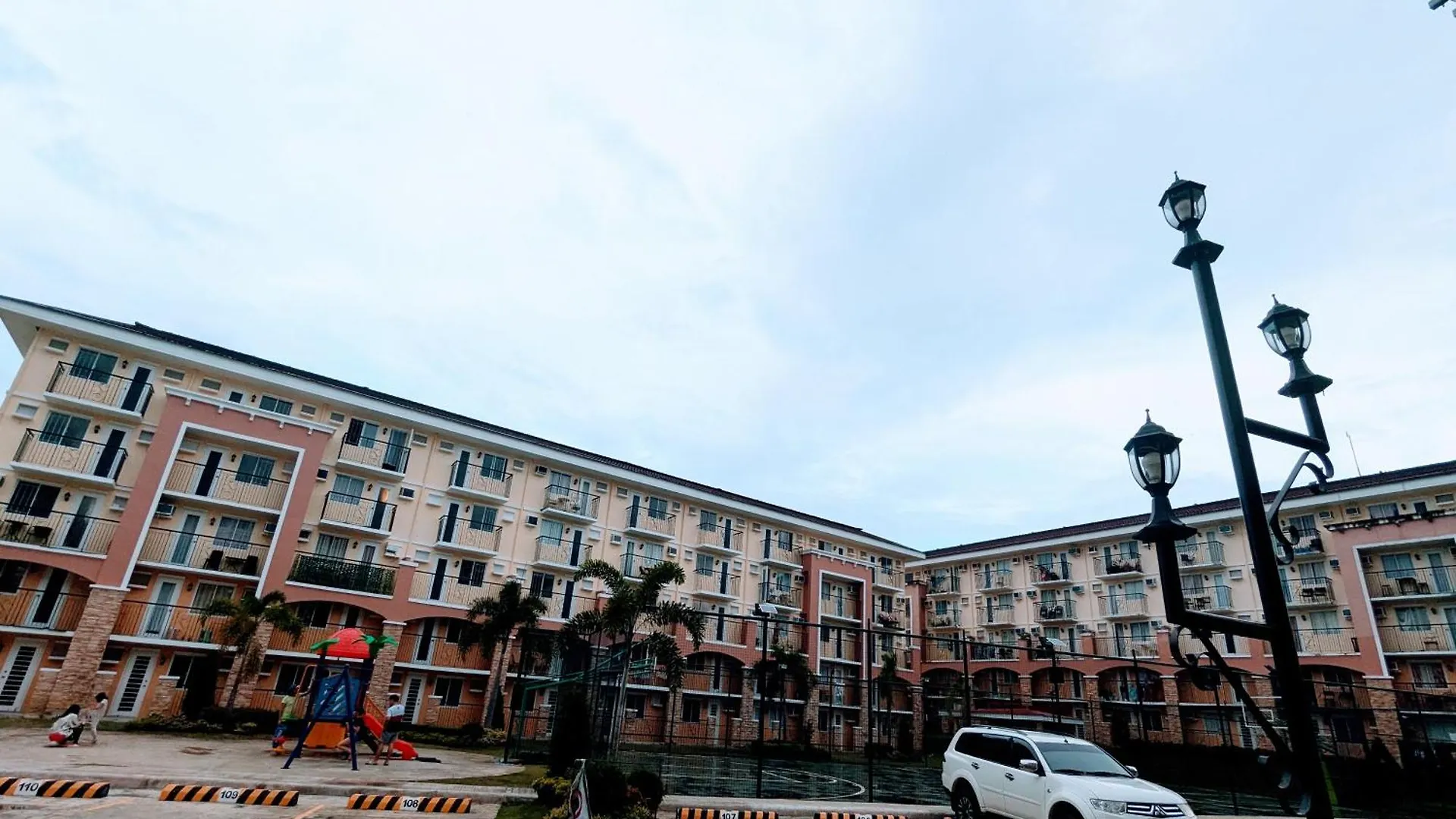 Reicondotel Arezzo Davao City 0*,  Filippinerna